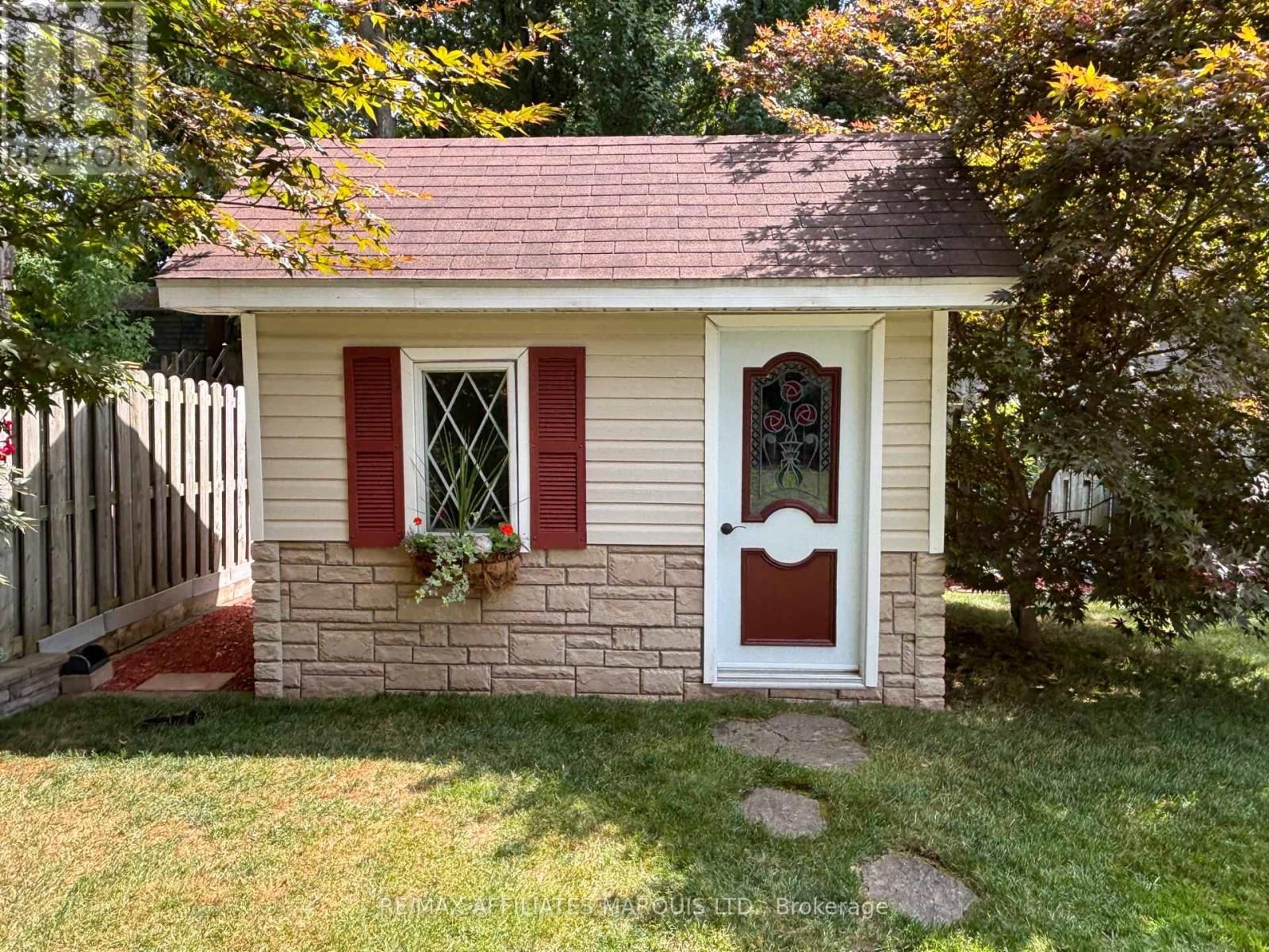 1429 HOLY CROSS BOULEVARD Image 47