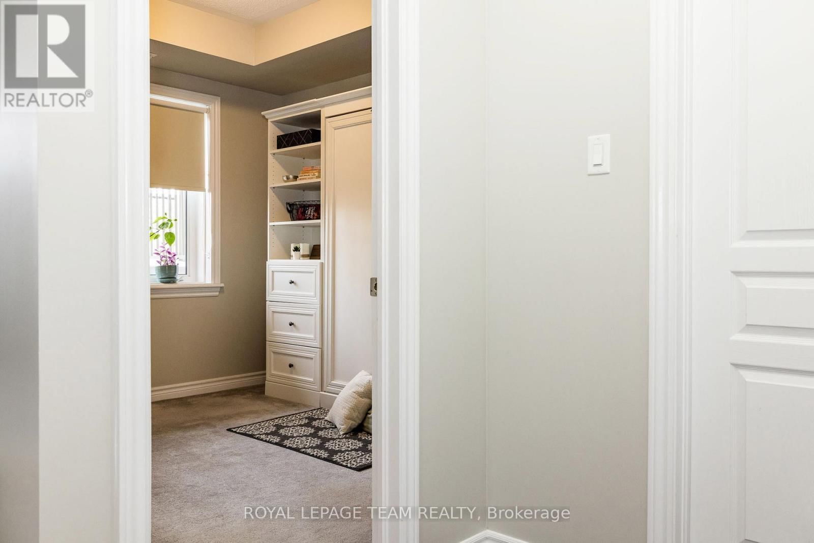 A - 19 TADLEY PRIVATE Image 26