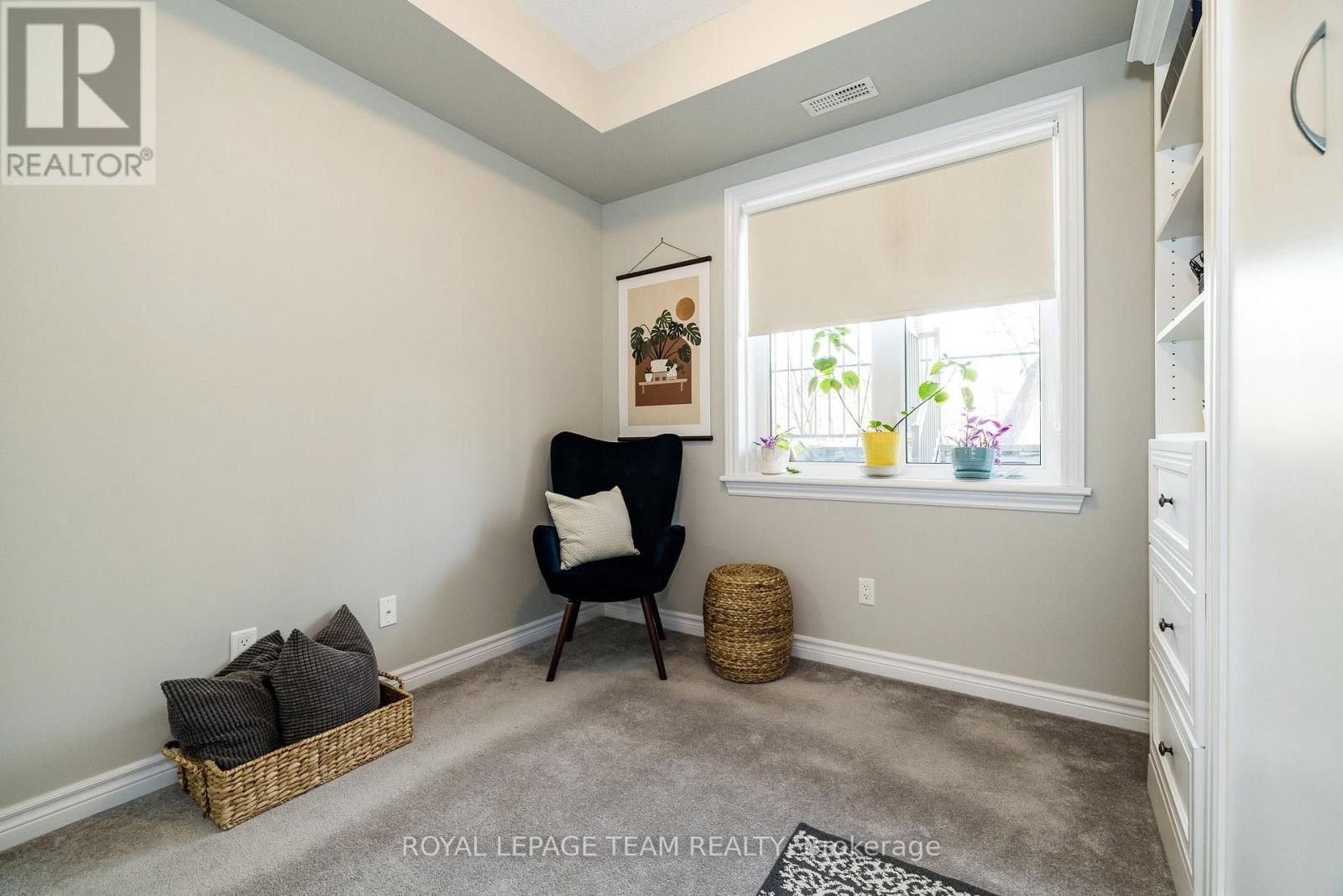 A - 19 TADLEY PRIVATE Image 28