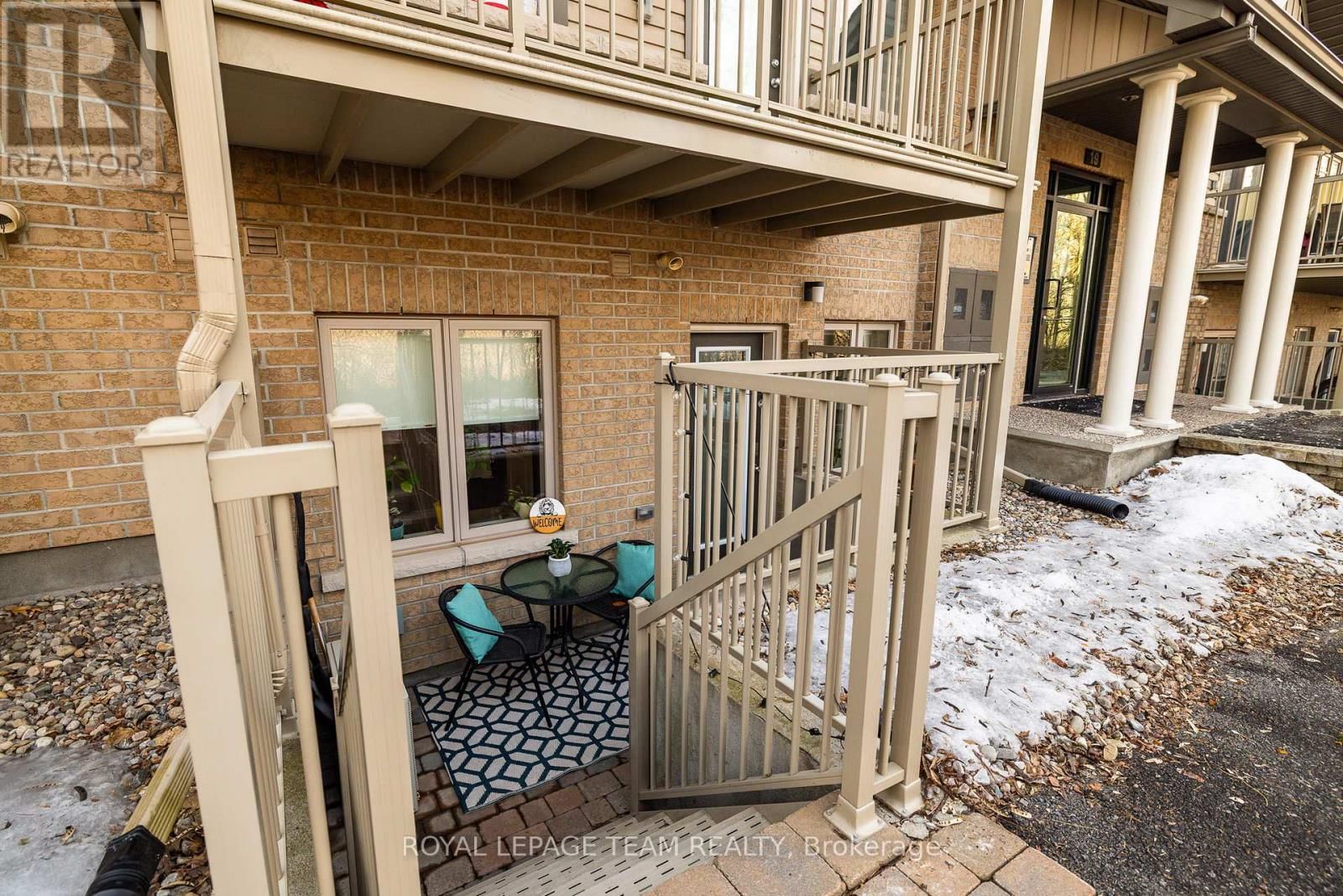 A - 19 TADLEY PRIVATE Image 34