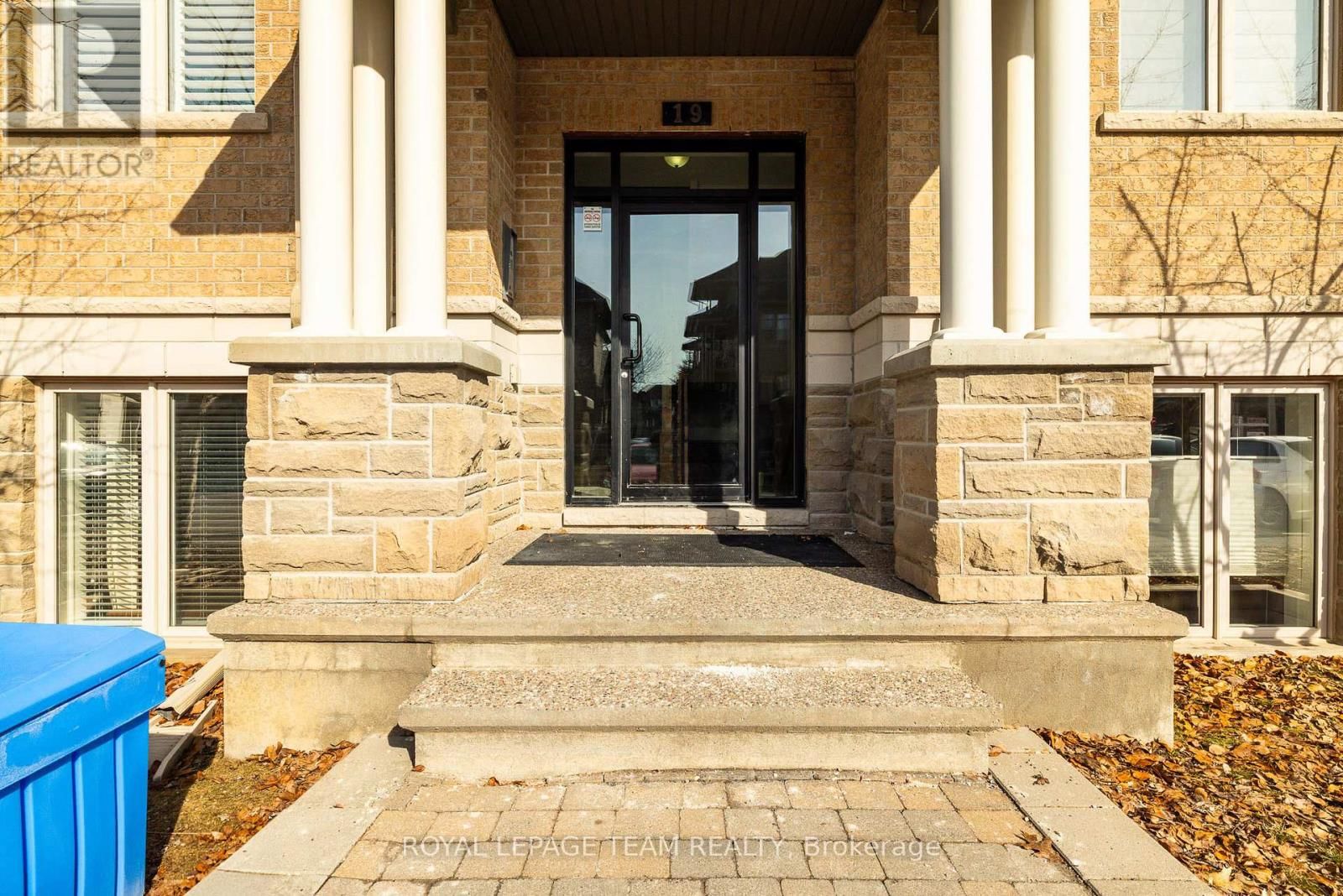 A - 19 TADLEY PRIVATE Image 4