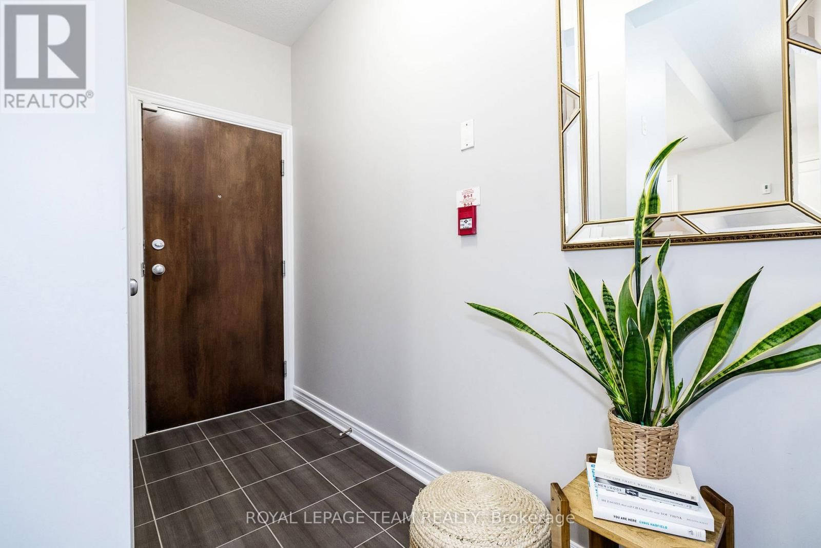 A - 19 TADLEY PRIVATE Image 5