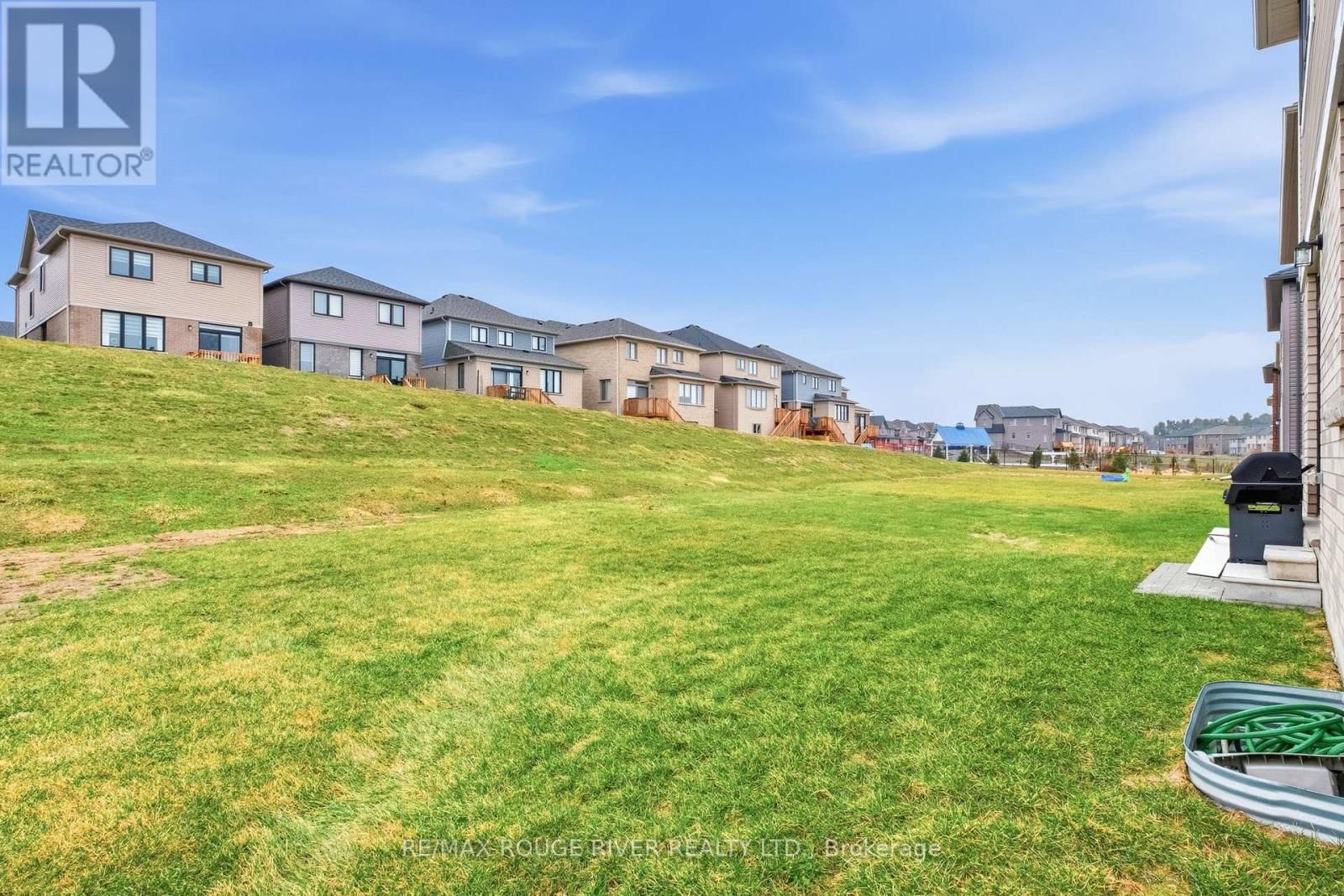 1017 TRAILSVIEW AVENUE Image 32