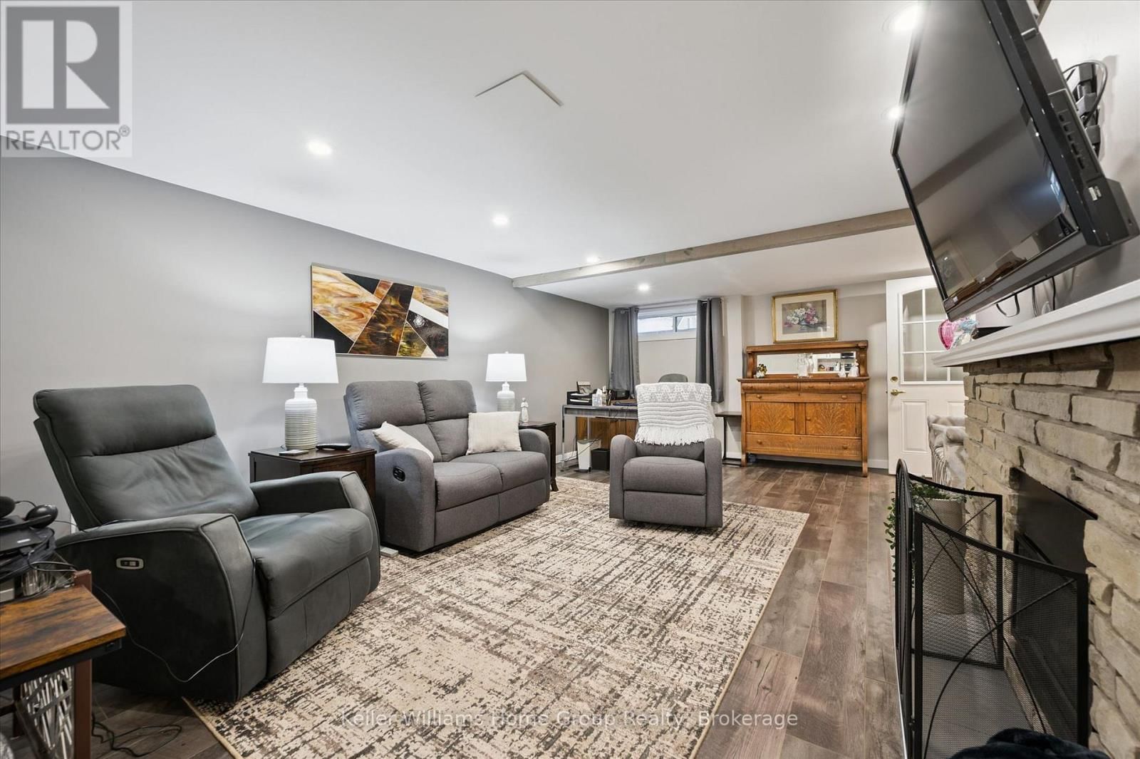 195 FORFAR STREET WEST Image 32