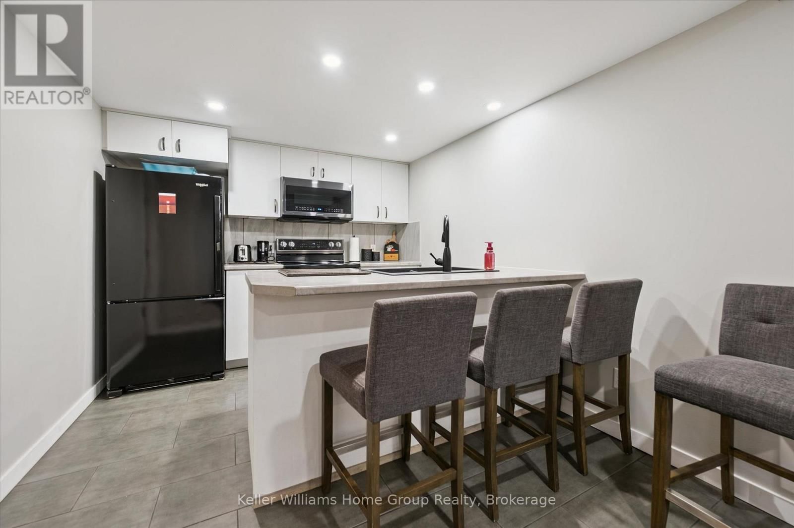 195 FORFAR STREET WEST Image 34