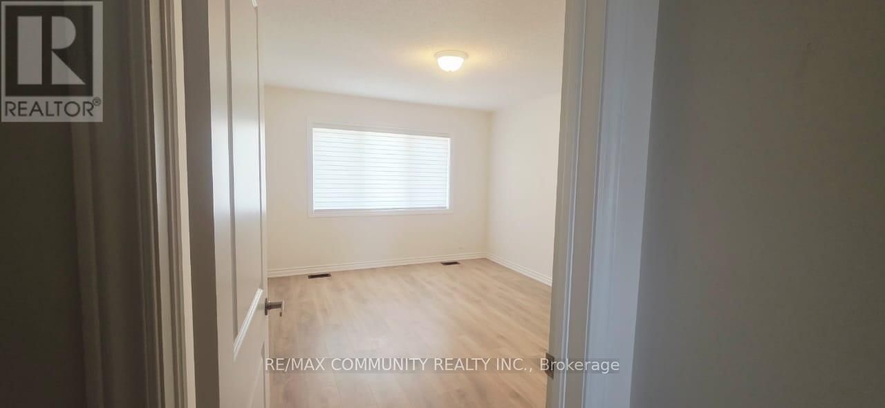 136 SAPPHIRE WAY Image 12