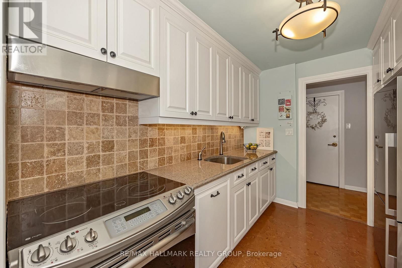 1706 - 2625 REGINA STREET Image 13