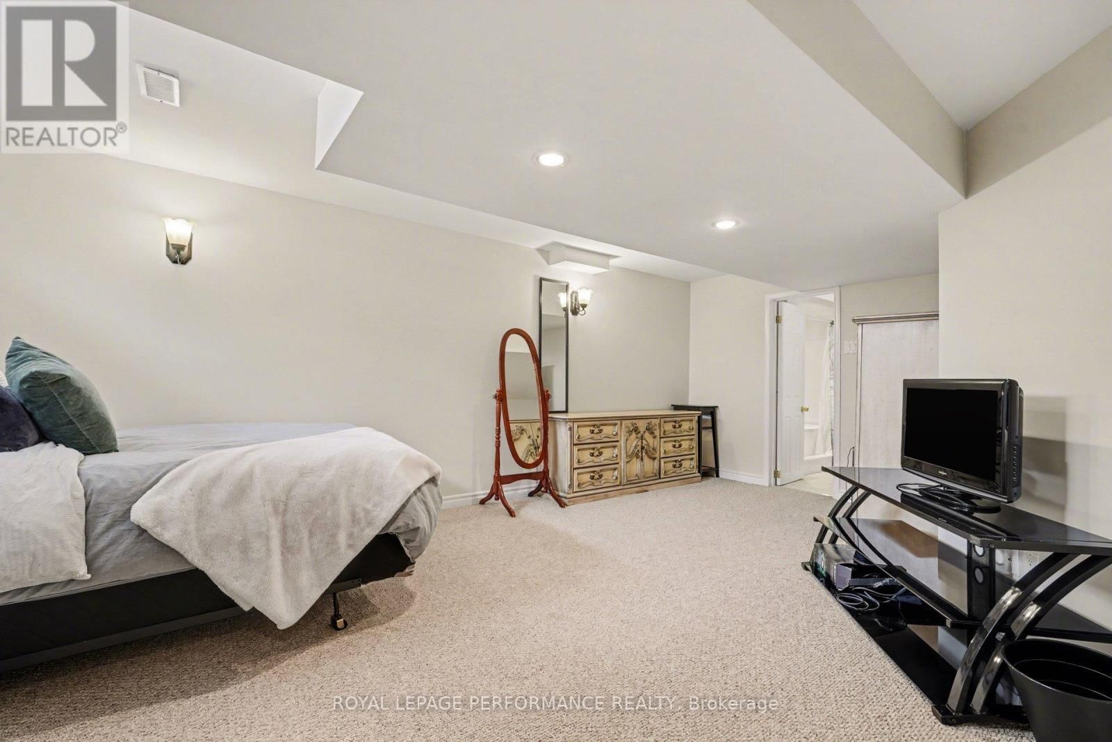 992 BALLANTYNE DRIVE Image 38