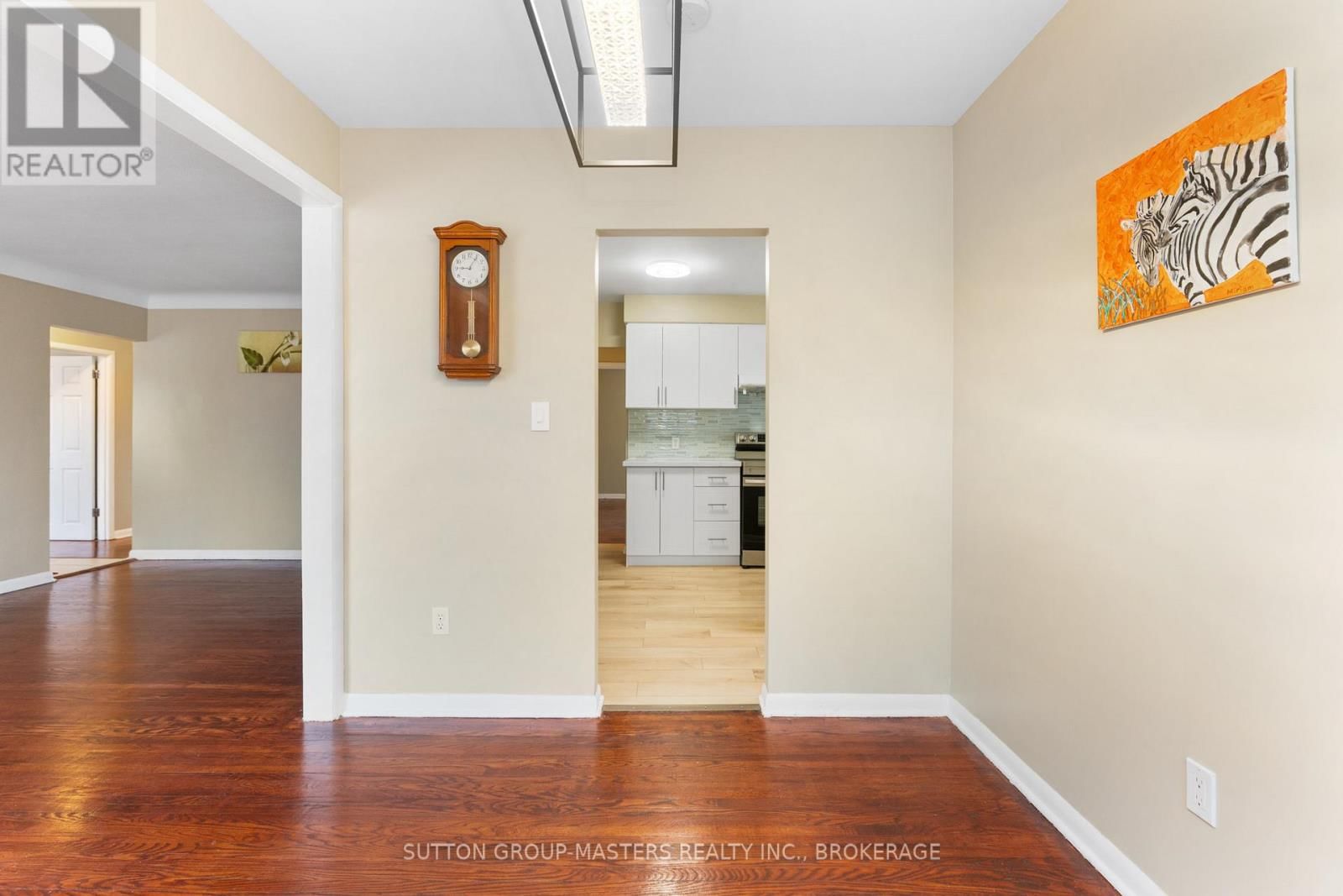 35 HOLLAND CRESCENT Image 11