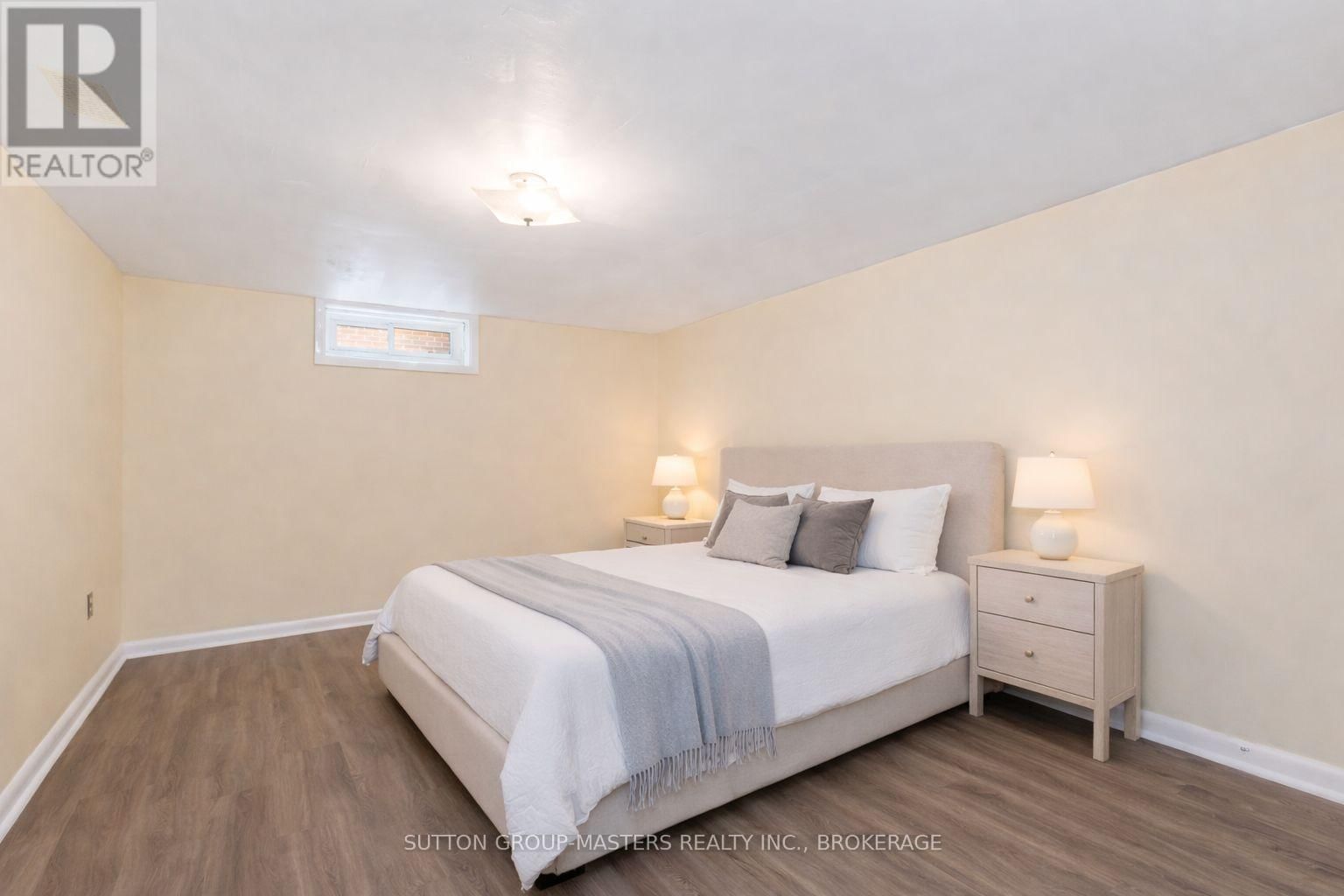 35 HOLLAND CRESCENT Image 33