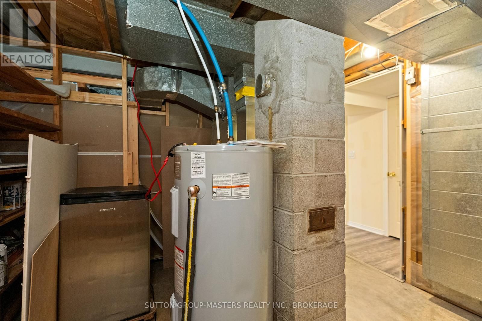 35 HOLLAND CRESCENT Image 39