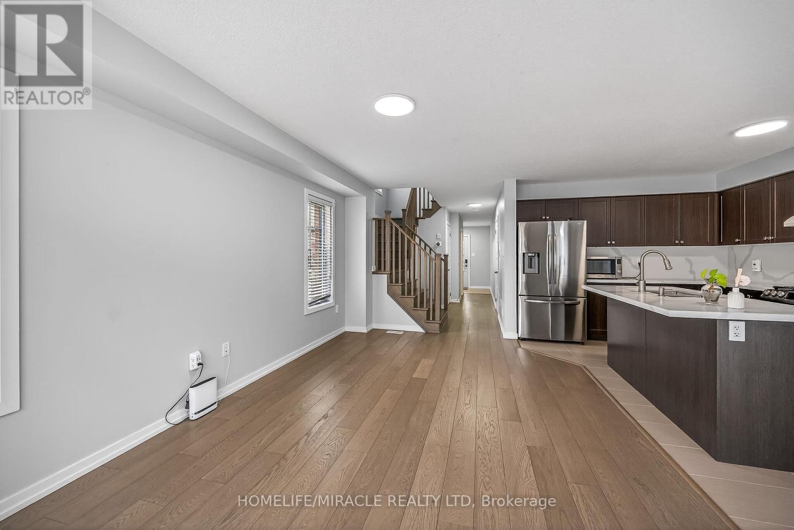 1 PRESTWICK STREET Image 15