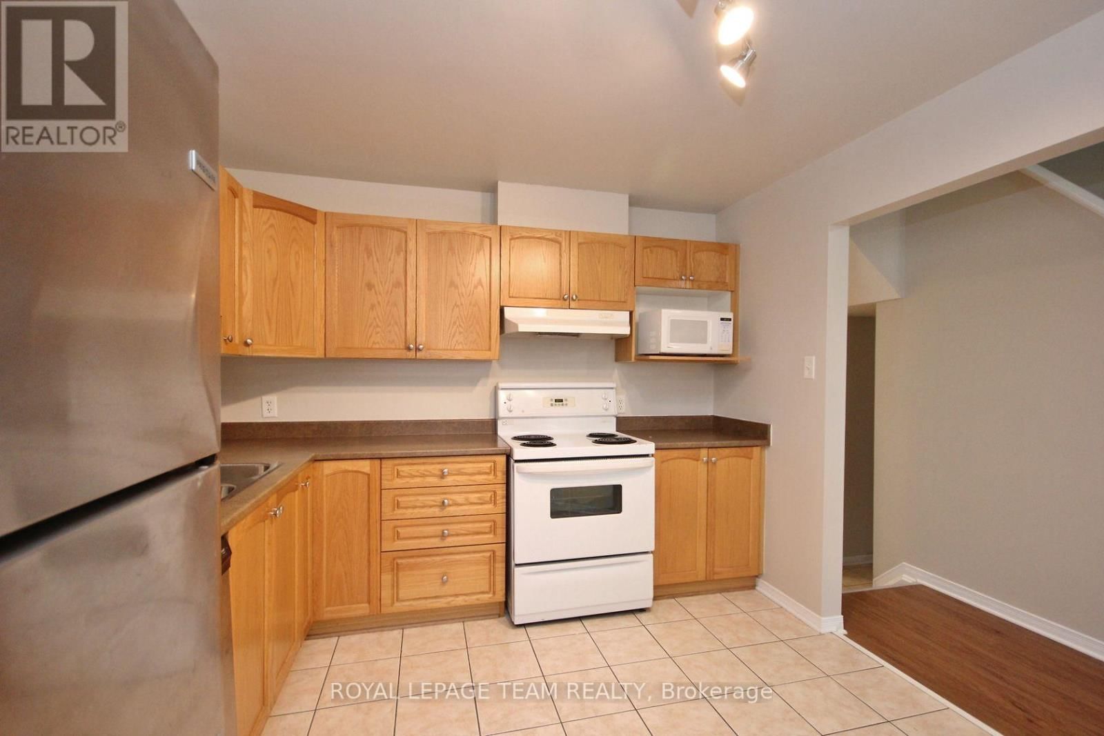 139 OAKFIELD CRESCENT Image 6