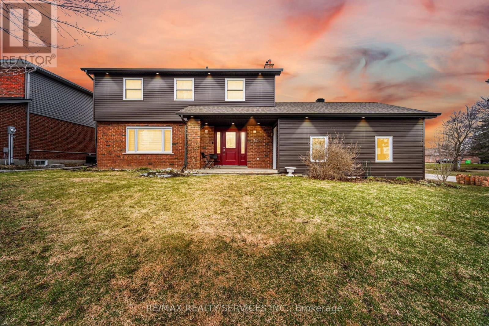 12 PINE STREET Image 1