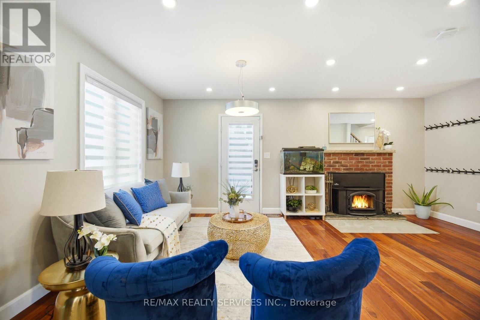 12 PINE STREET Image 11