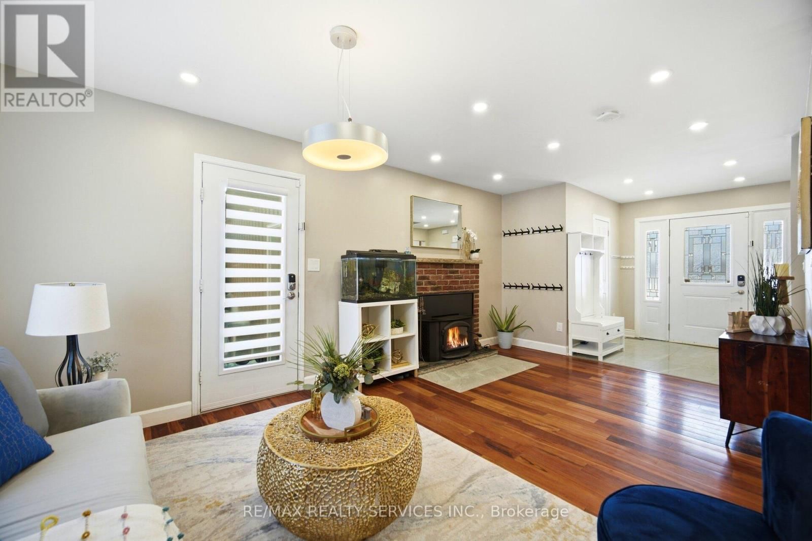 12 PINE STREET Image 12