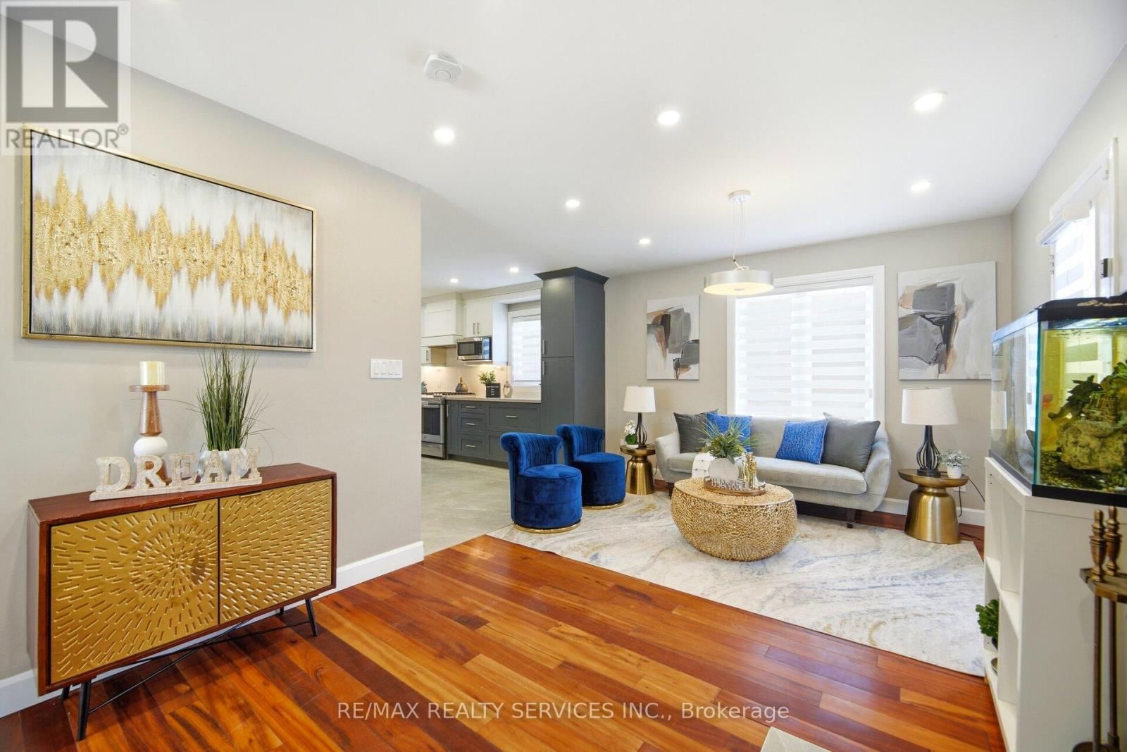 12 PINE STREET Image 14