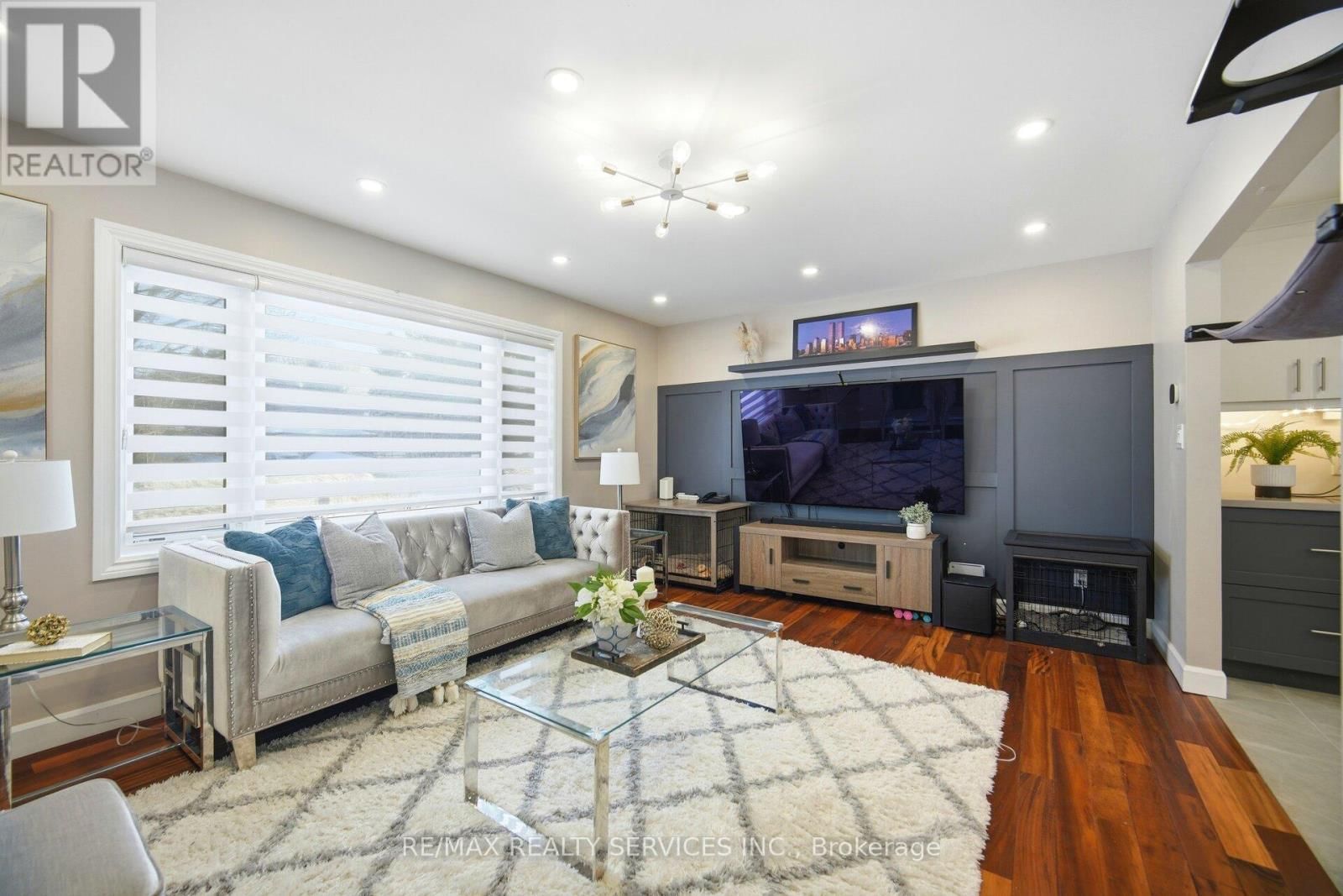 12 PINE STREET Image 20