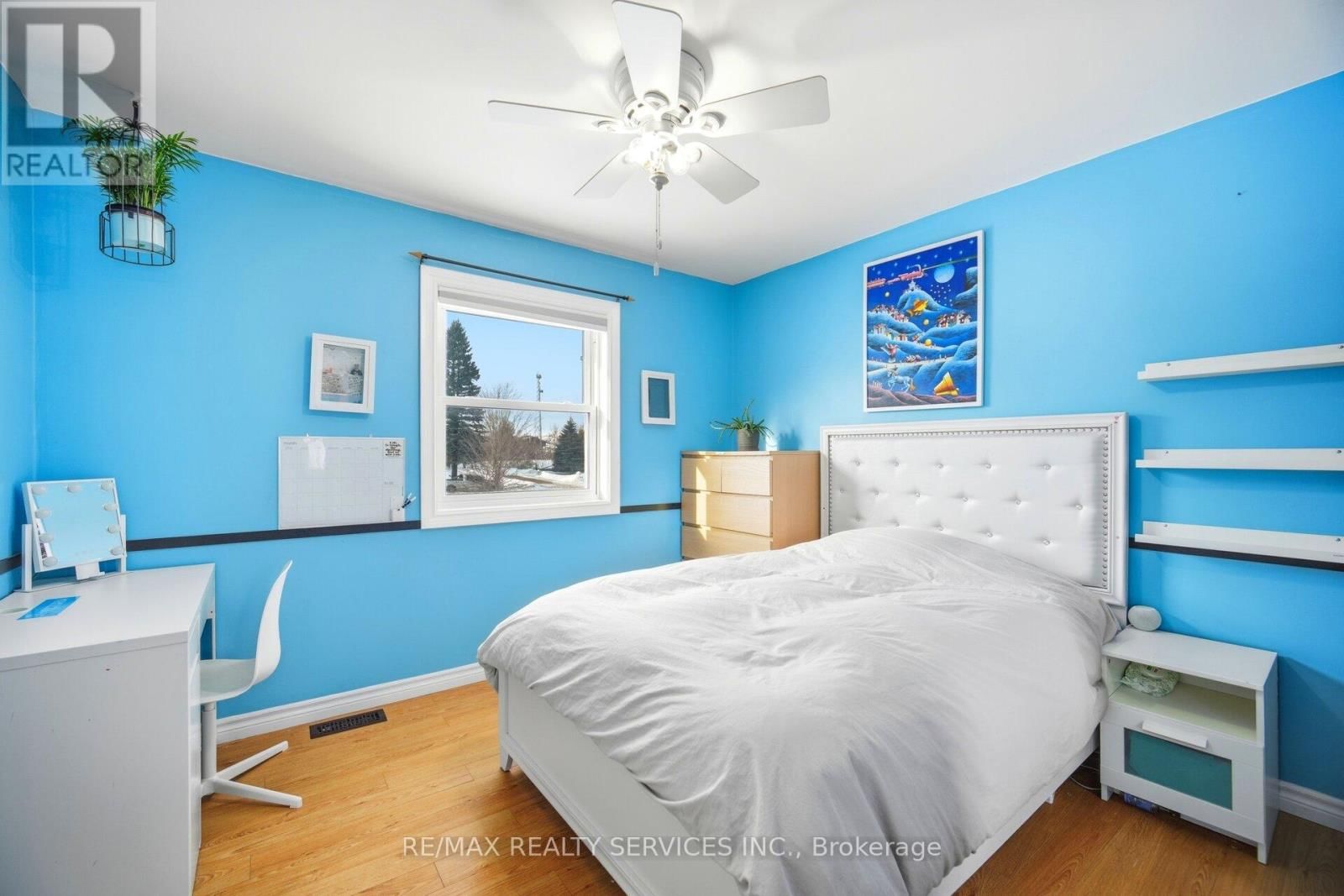 12 PINE STREET Image 29