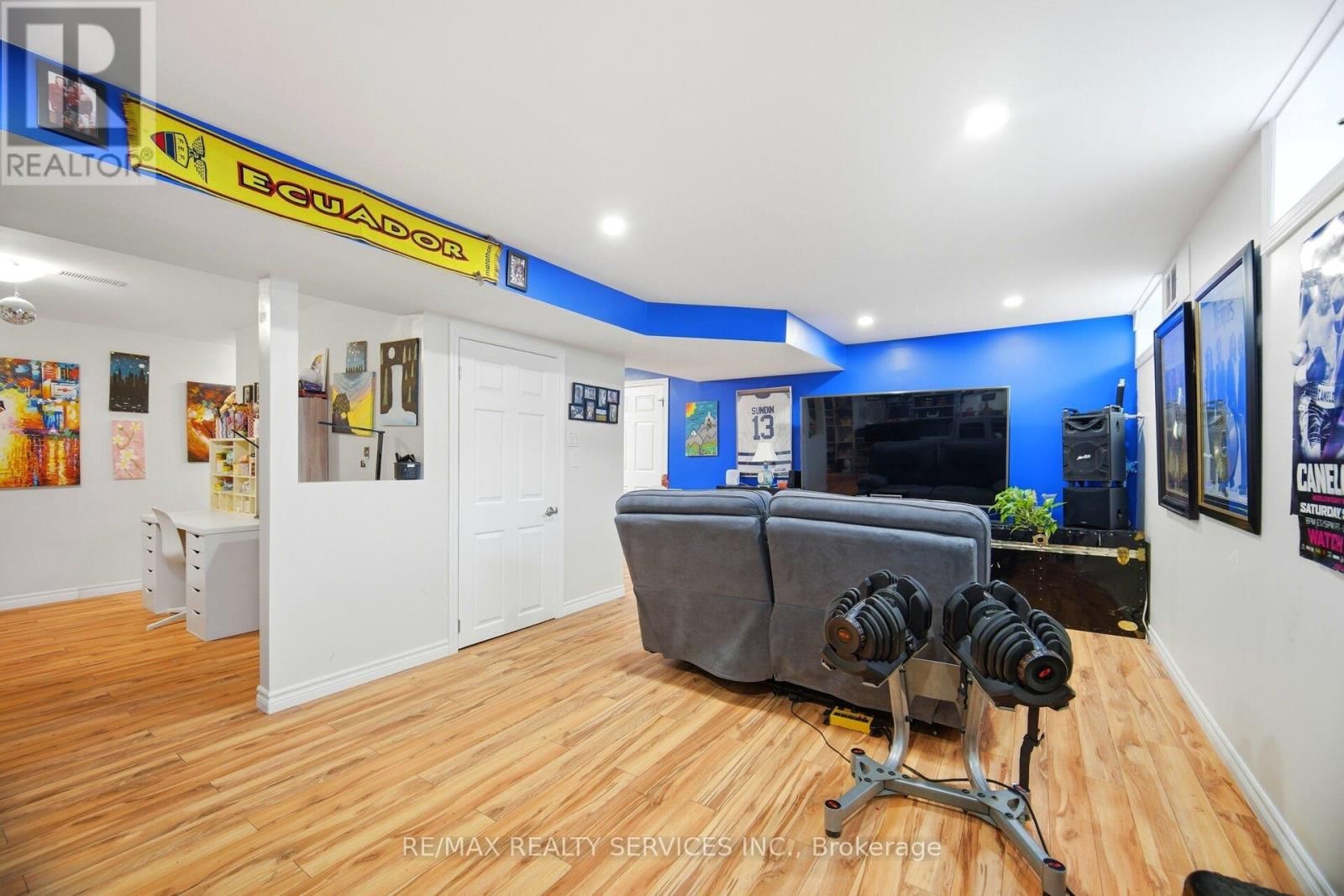 12 PINE STREET Image 34