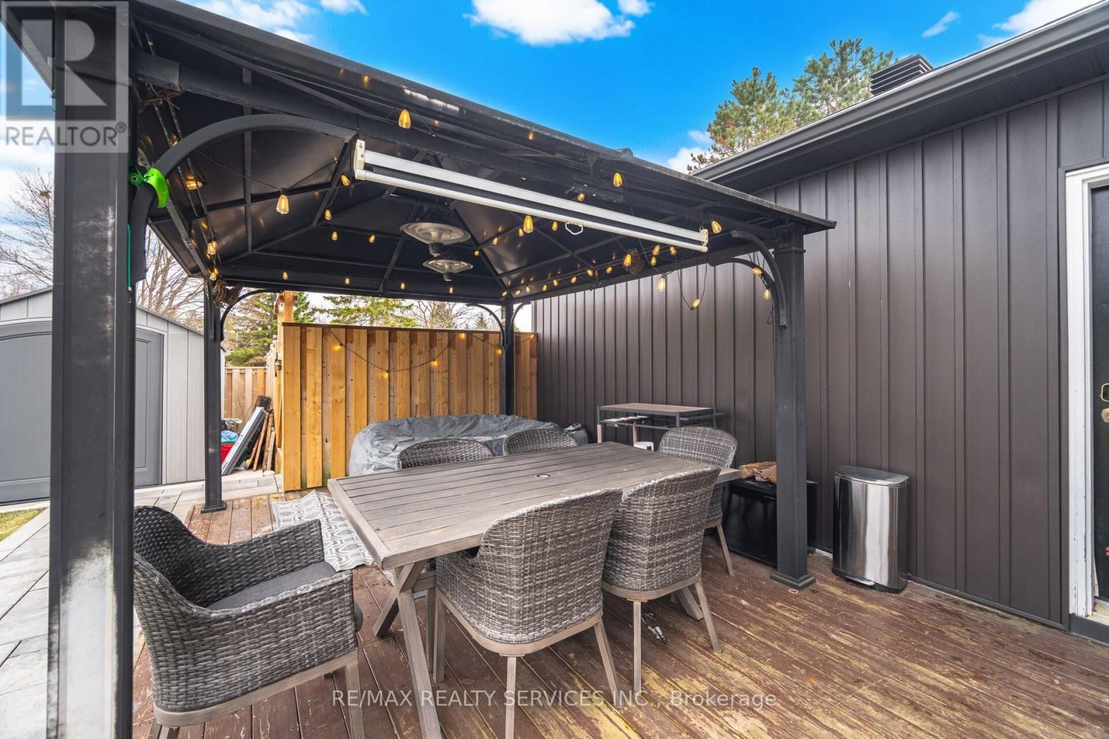 12 PINE STREET Image 40