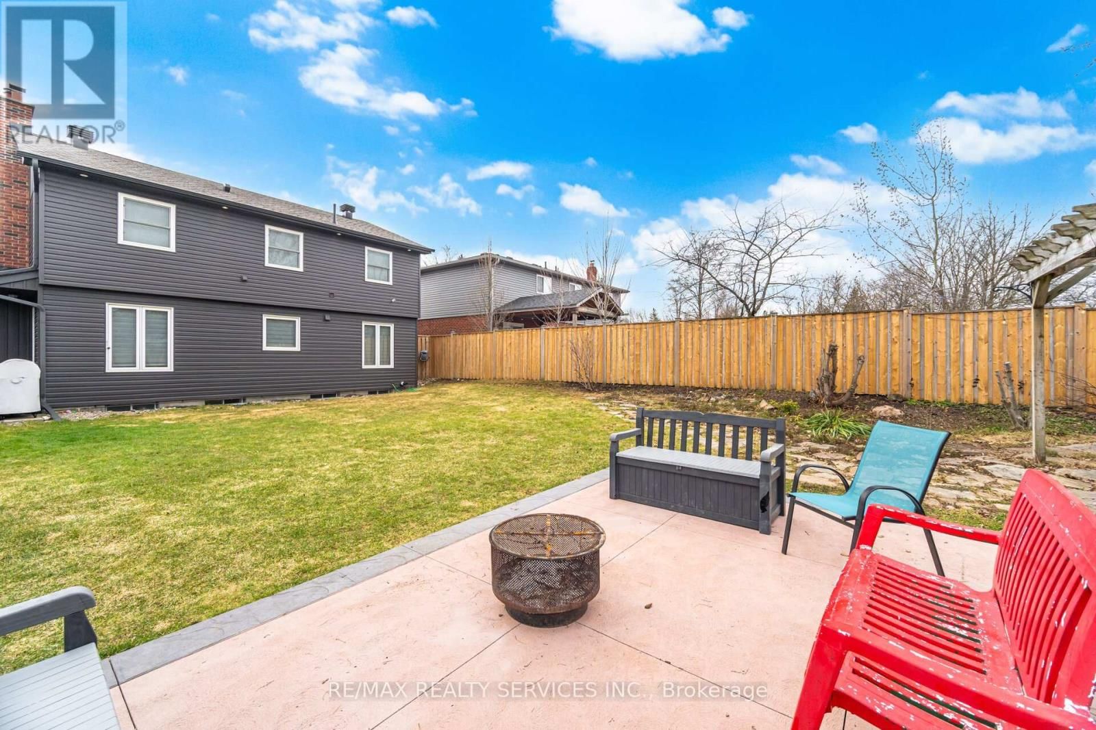 12 PINE STREET Image 44