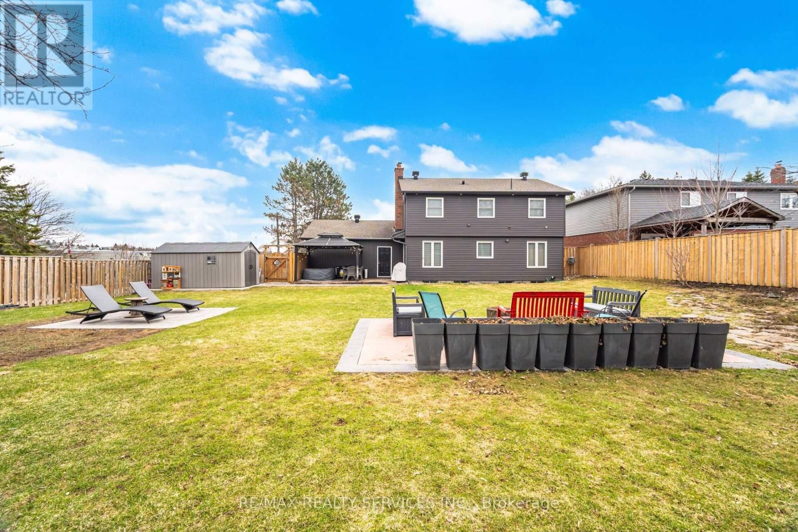 12 PINE STREET Image 46