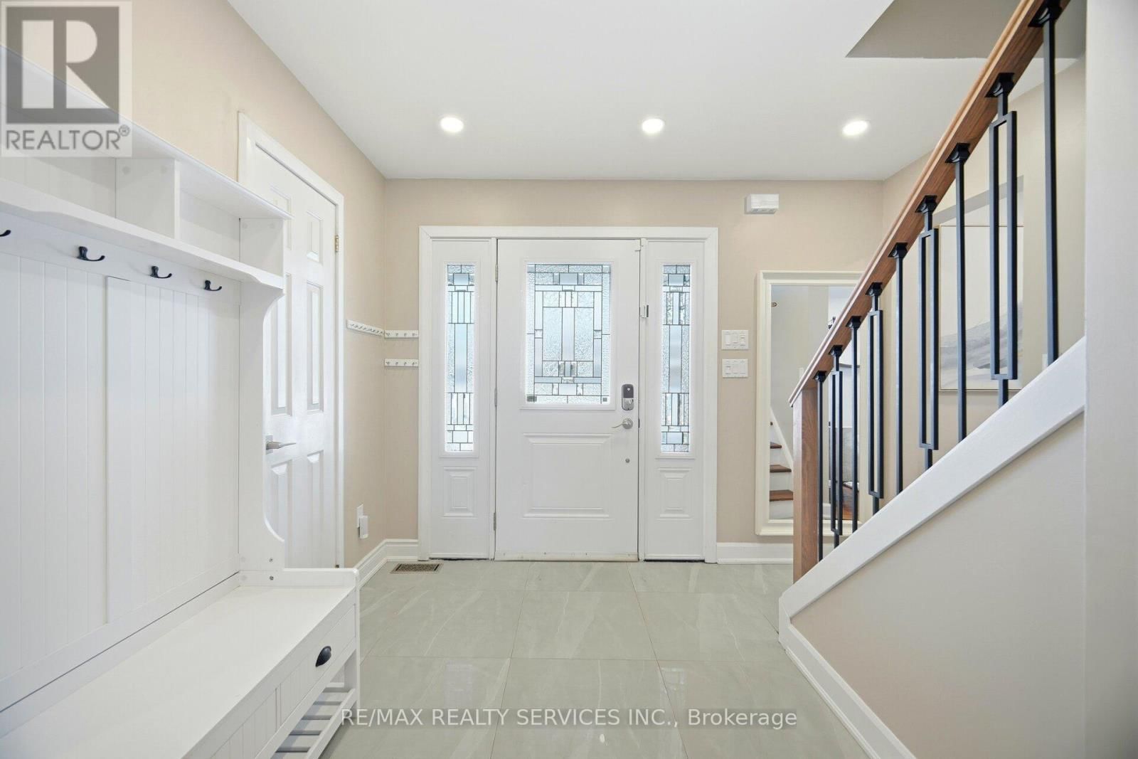 12 PINE STREET Image 9