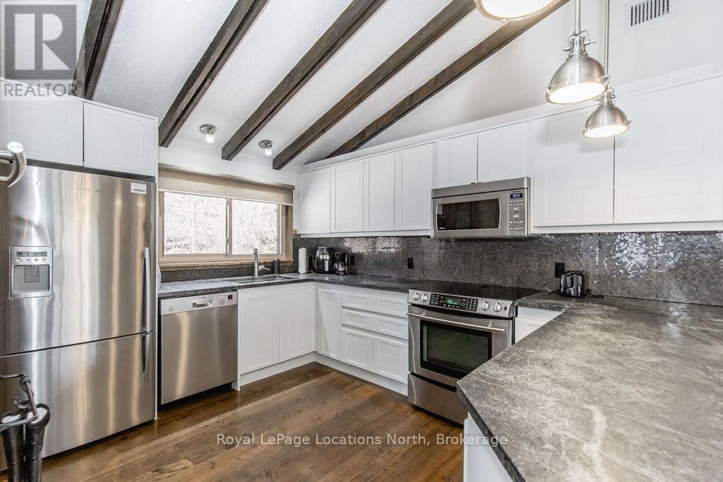 138 ST MORITZ CRESCENT Image 24