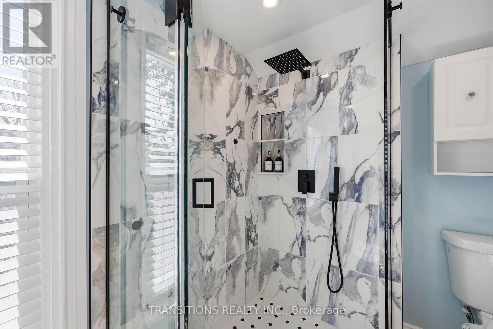 270 CHARLES STREET SOUTH Image 22