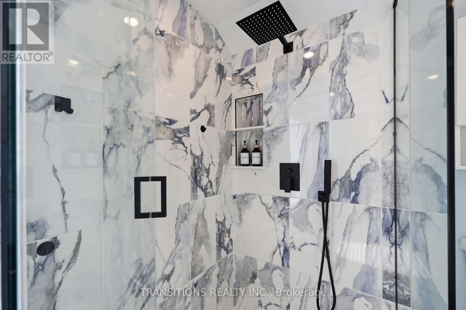 270 CHARLES STREET SOUTH Image 24