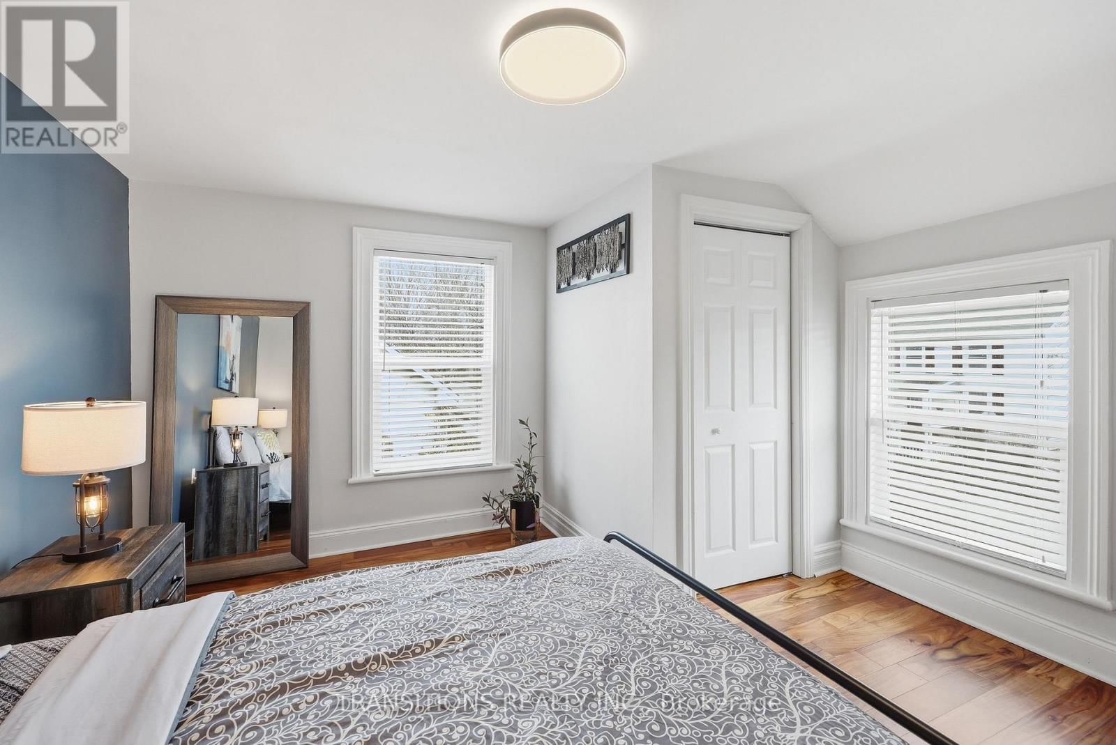 270 CHARLES STREET SOUTH Image 26