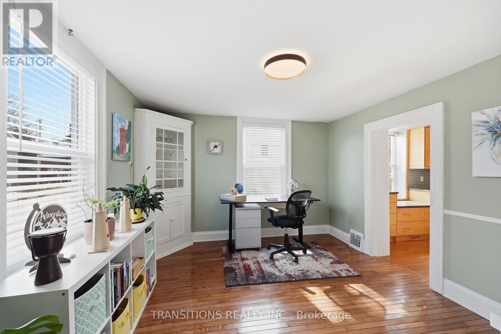 270 CHARLES STREET SOUTH Image 4