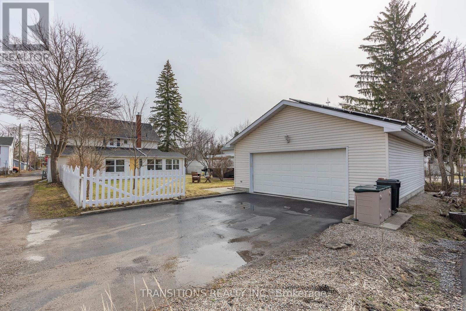 270 CHARLES STREET SOUTH Image 41