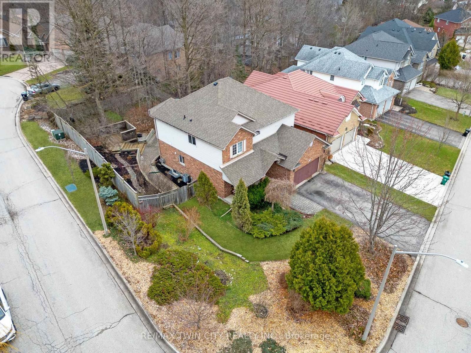 534 BIRCHLEAF WALK Image 42