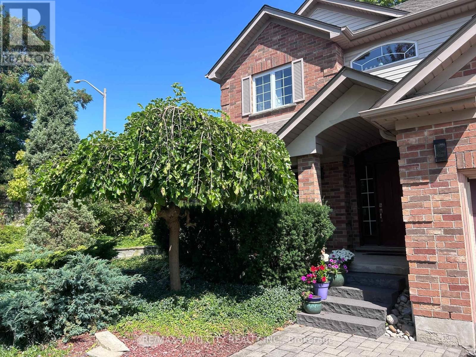 534 BIRCHLEAF WALK Image 49