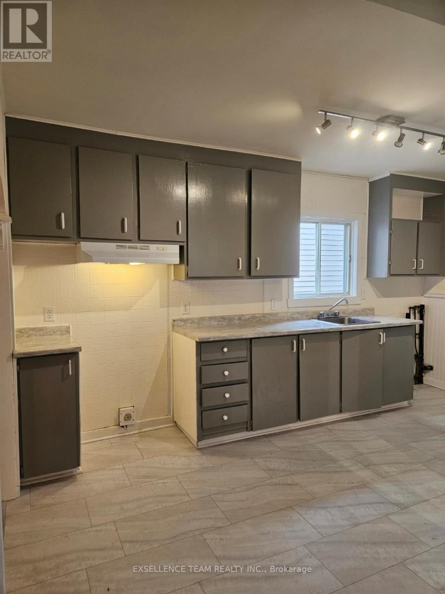 230-230A CARLETON STREET WEST Image 5