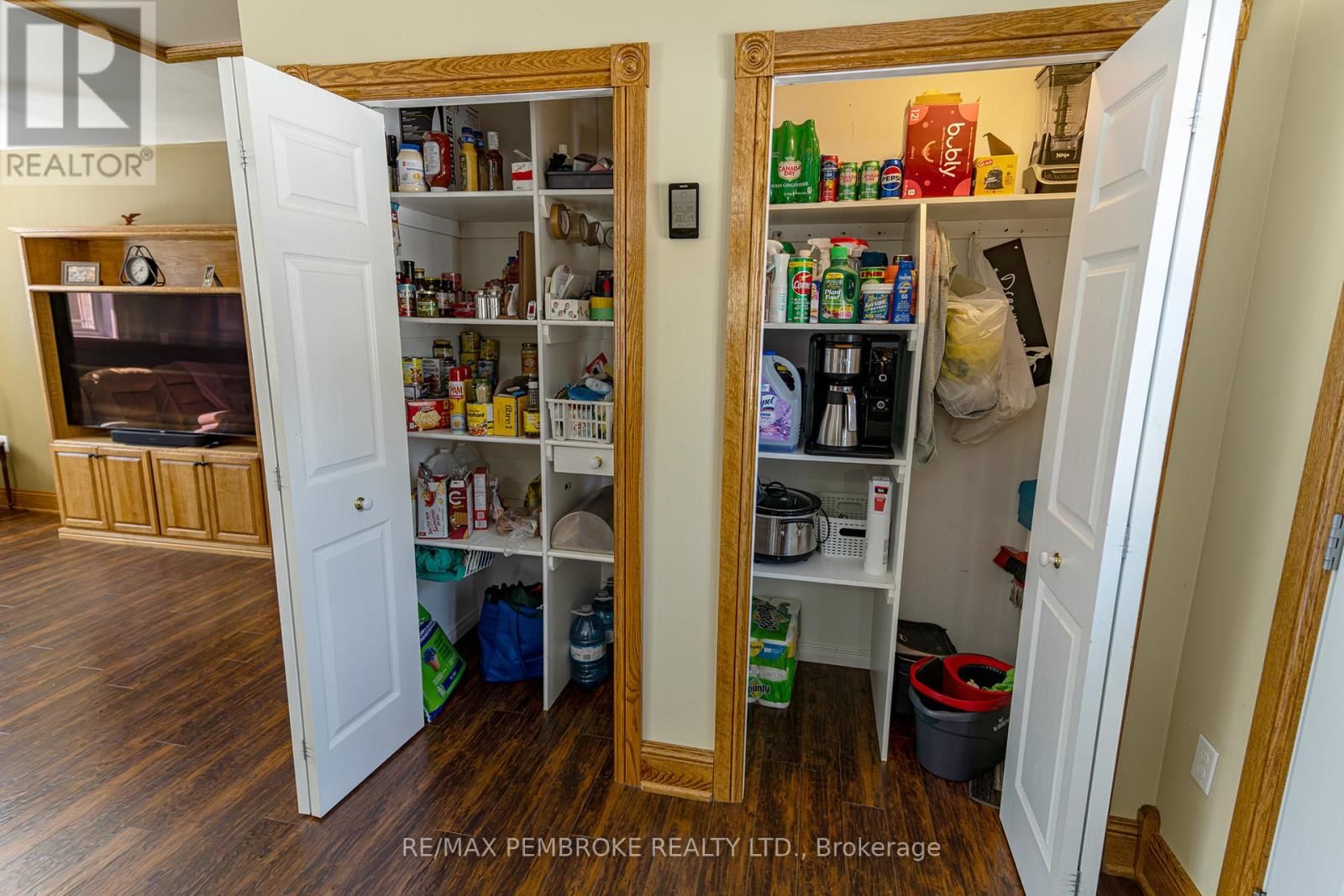 1718 BLACK BAY ROAD Image 11