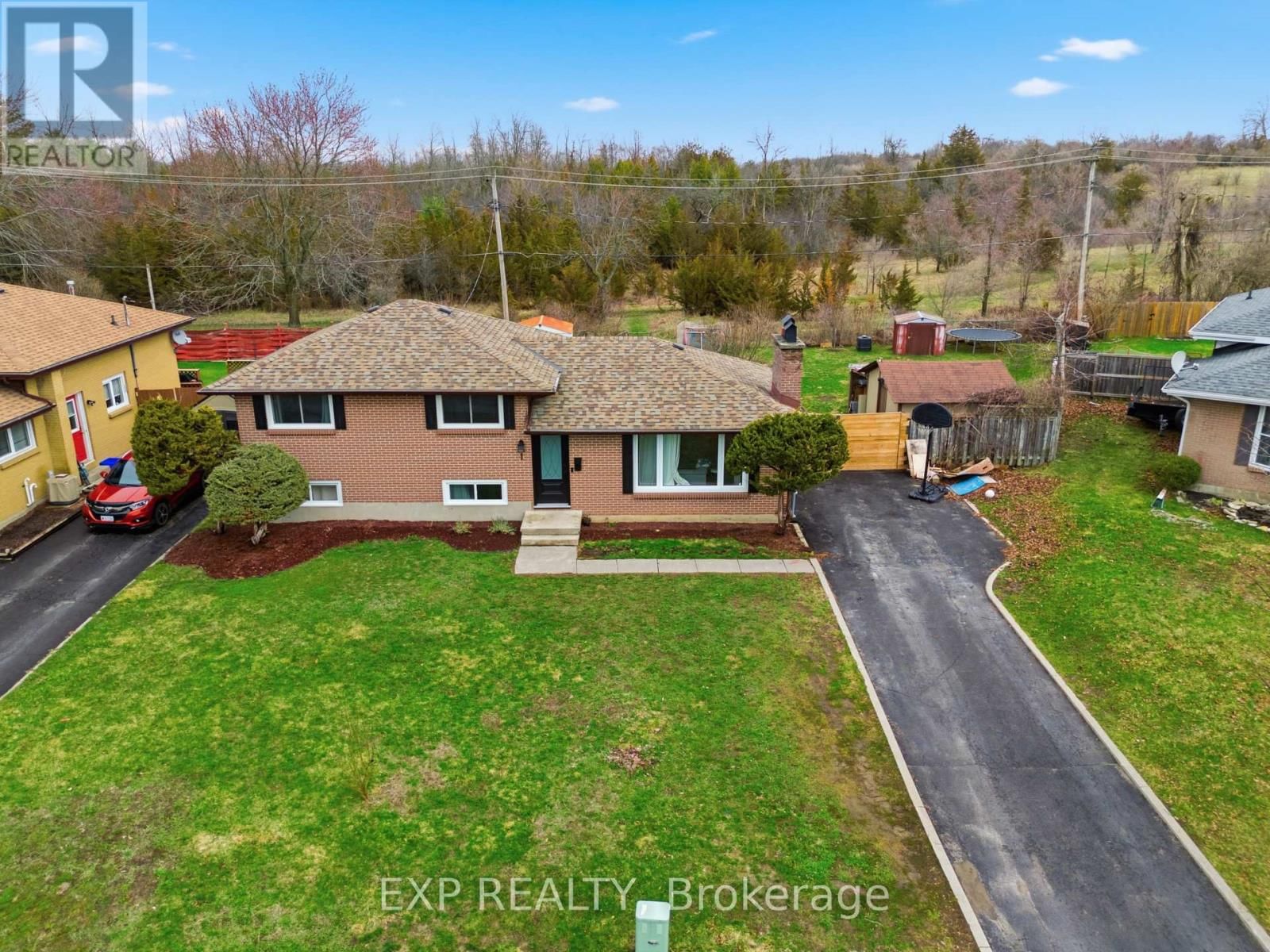 1 NELLES AVENUE Image 32