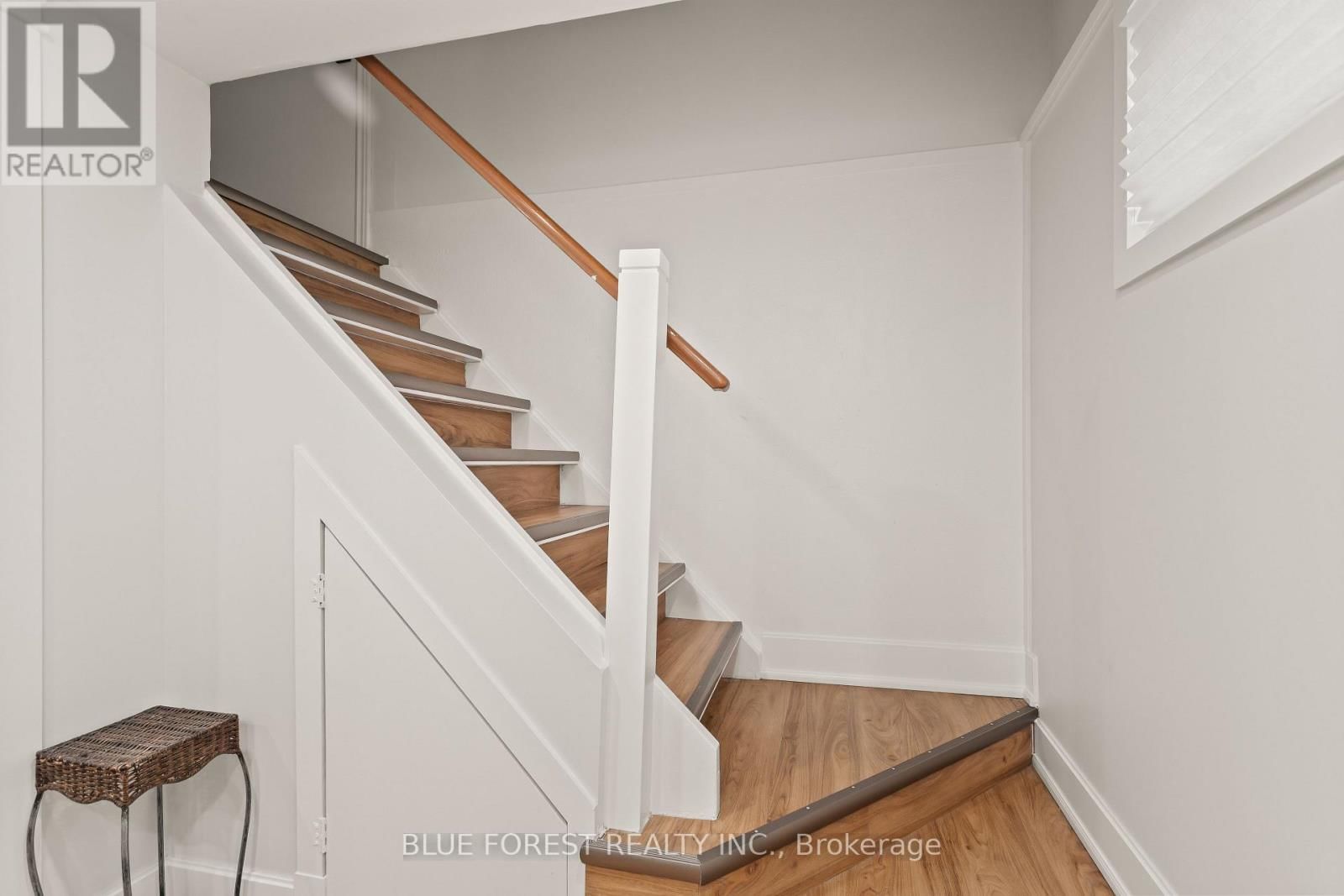 6742 JAMES STREET Image 21