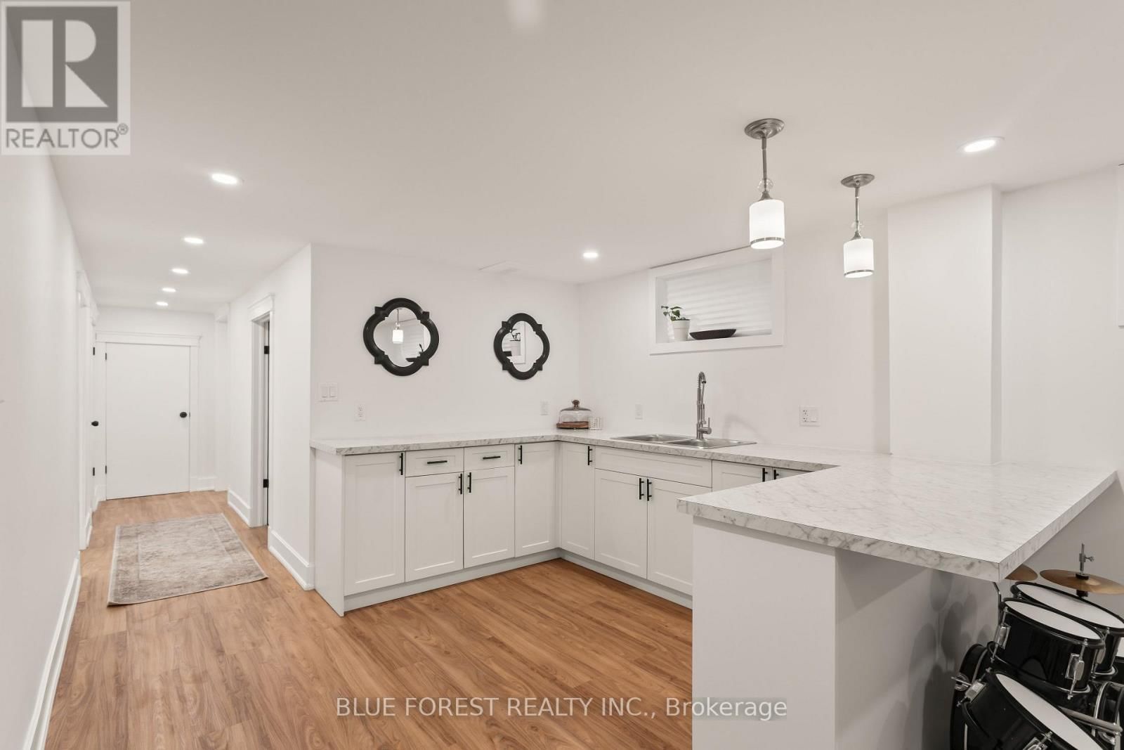 6742 JAMES STREET Image 22