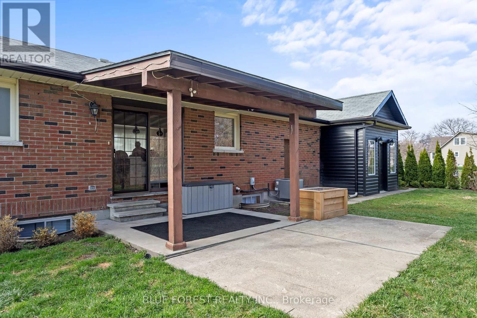 6742 JAMES STREET Image 32