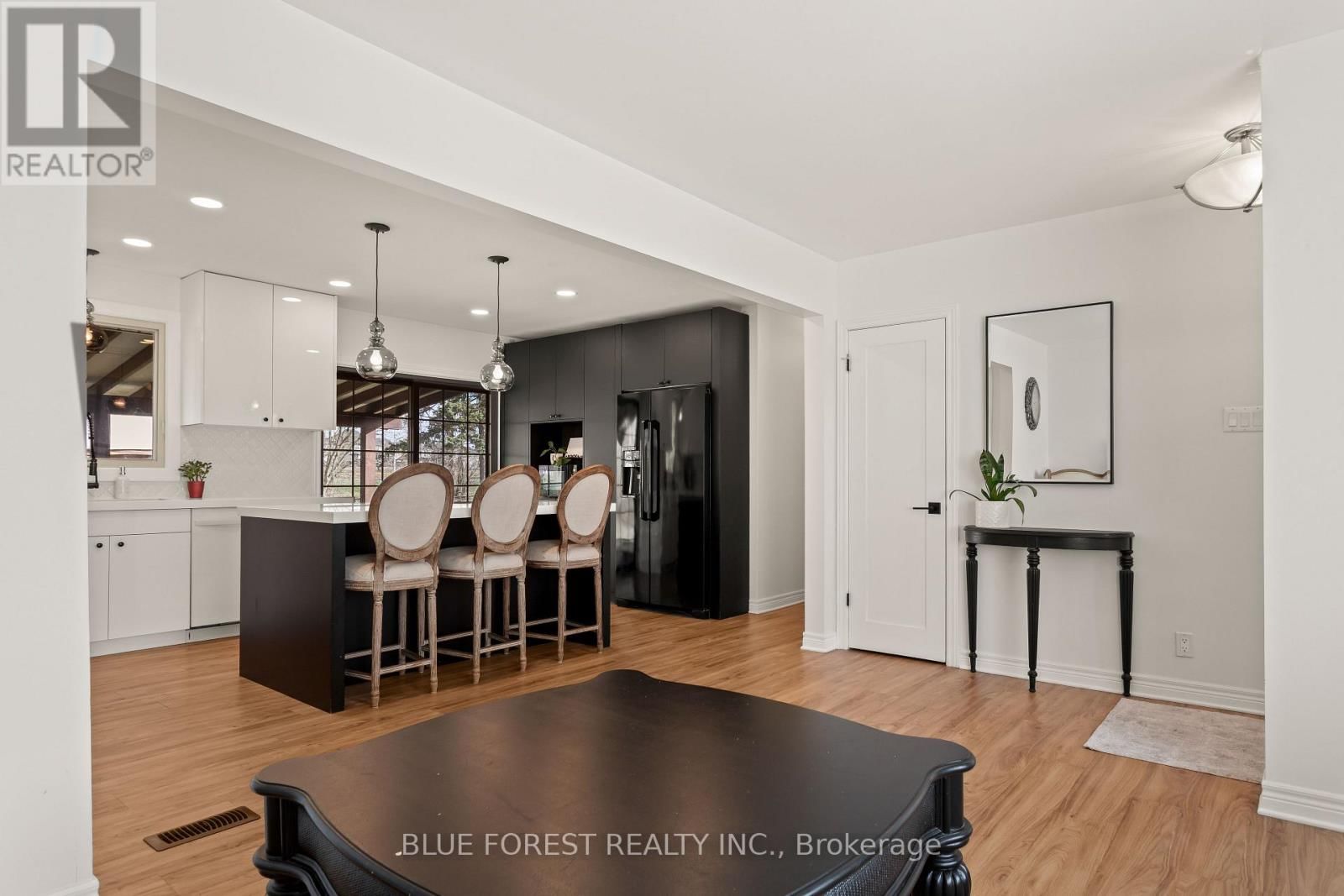 6742 JAMES STREET Image 9