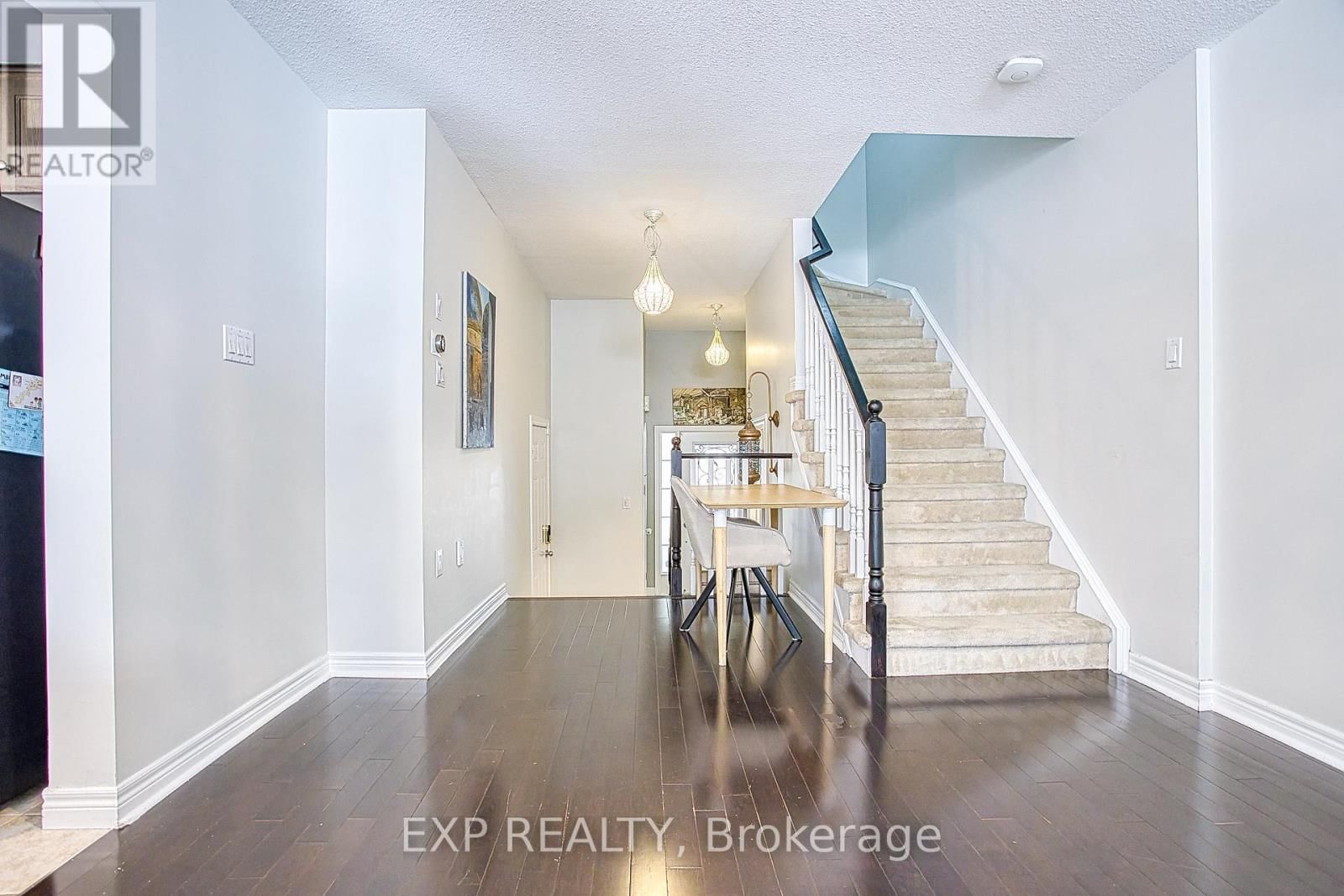 2 - 25 IVYBRIDGE DRIVE Image 12