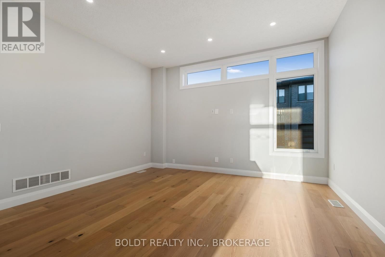 35 WELLSPRING WAY Image 15