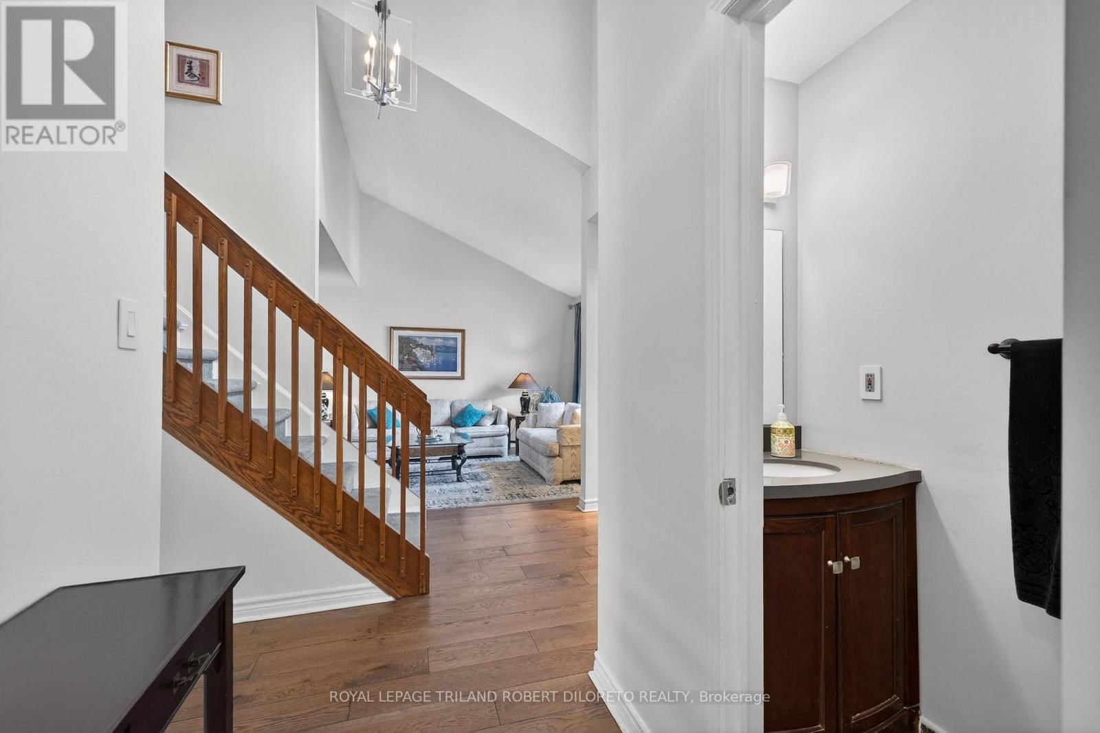 66 CHALFONT CRESCENT Image 16