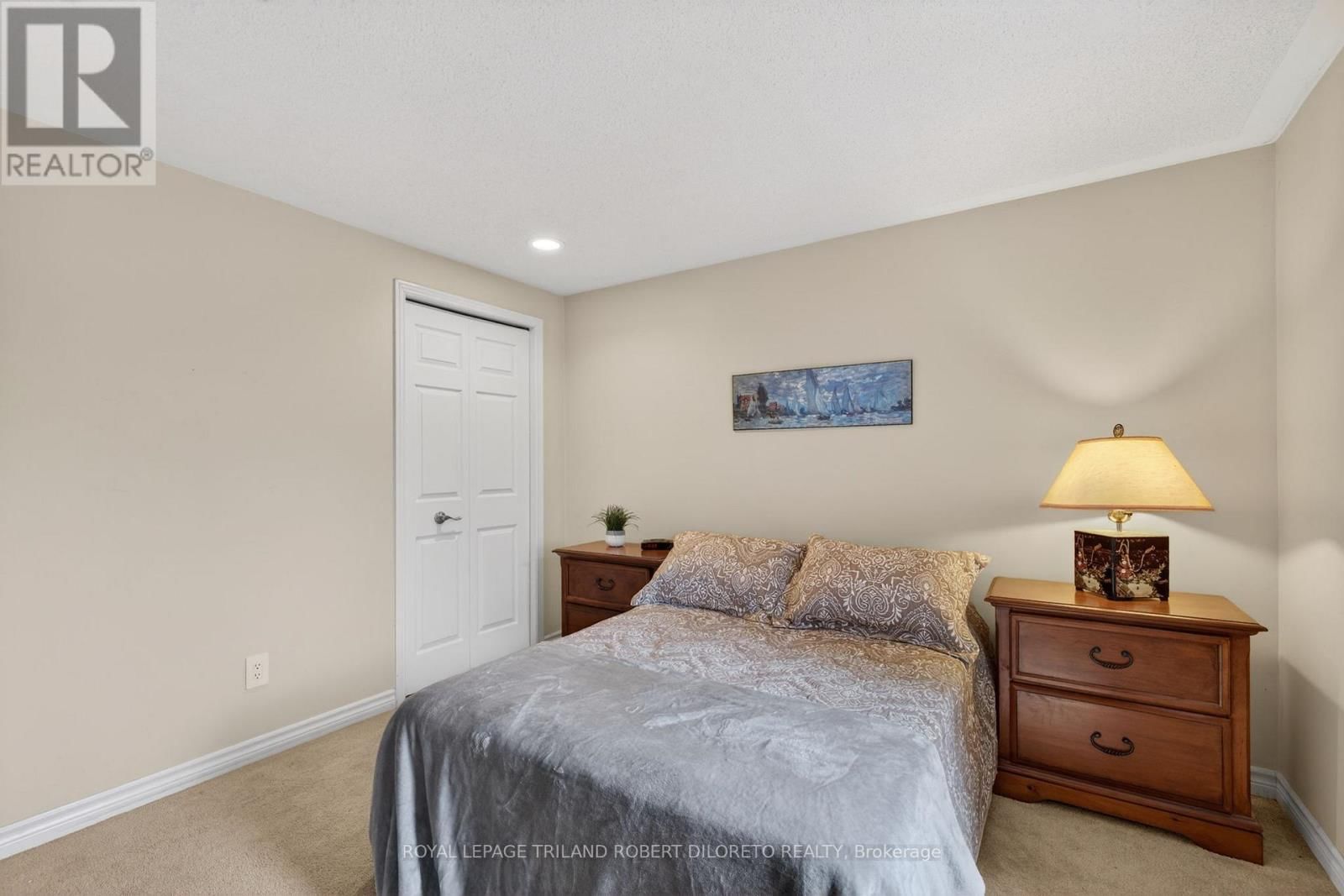 66 CHALFONT CRESCENT Image 24