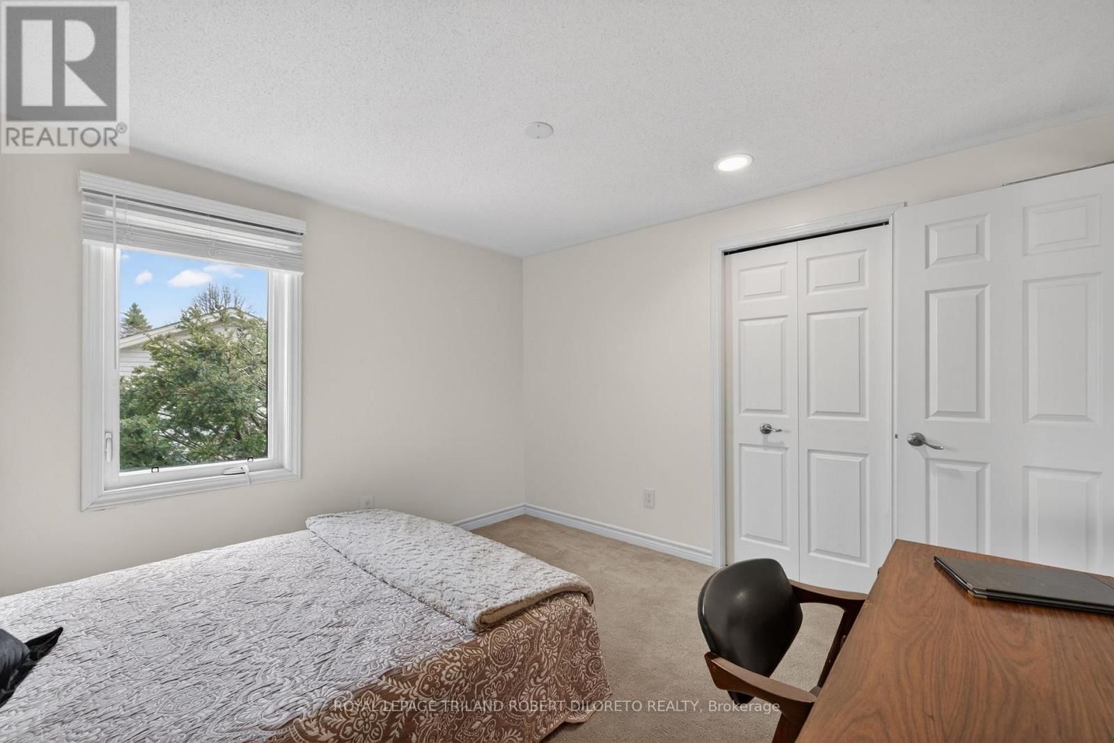 66 CHALFONT CRESCENT Image 26