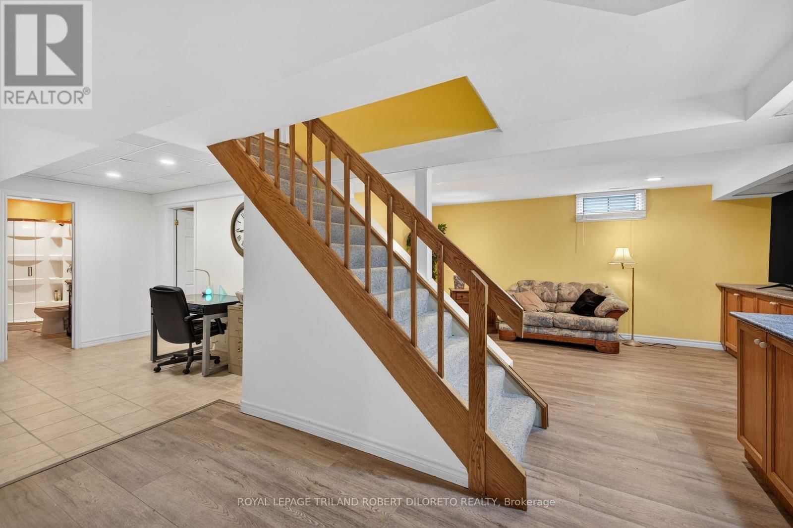 66 CHALFONT CRESCENT Image 29