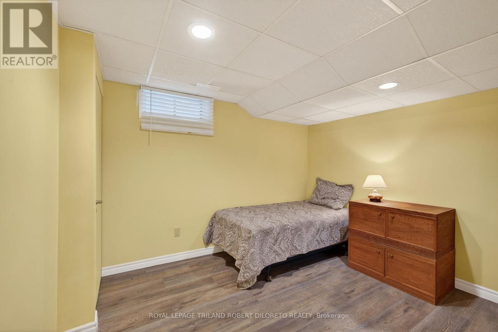 66 CHALFONT CRESCENT Image 31